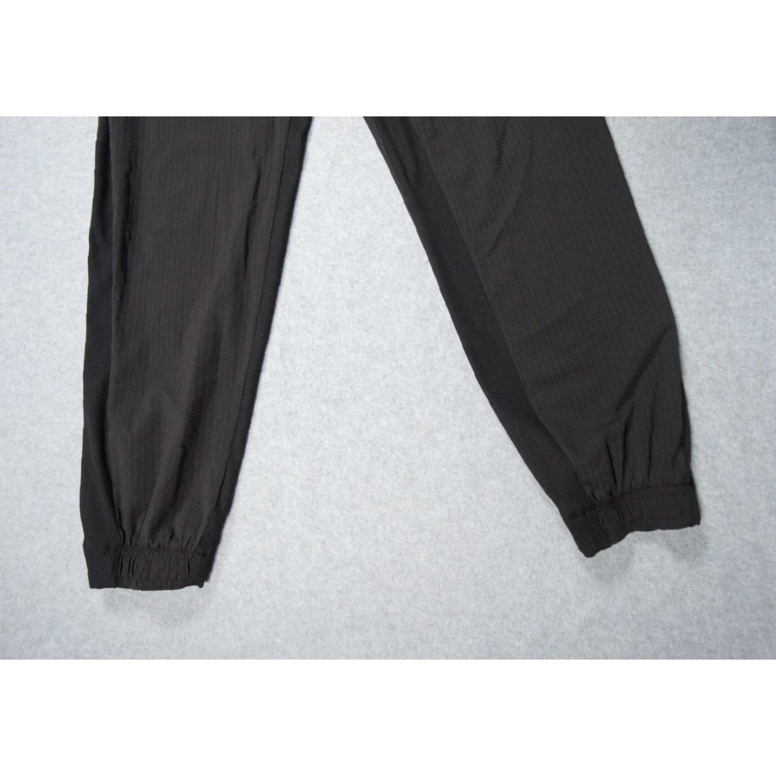 Athleta VINTAGE? No — Wait: Athleta Pants Womens 10 Black Jogger Brooklyn Textured Stretch Athletic Casual Size 32" / US 10 / IT 46 - 3 Thumbnail