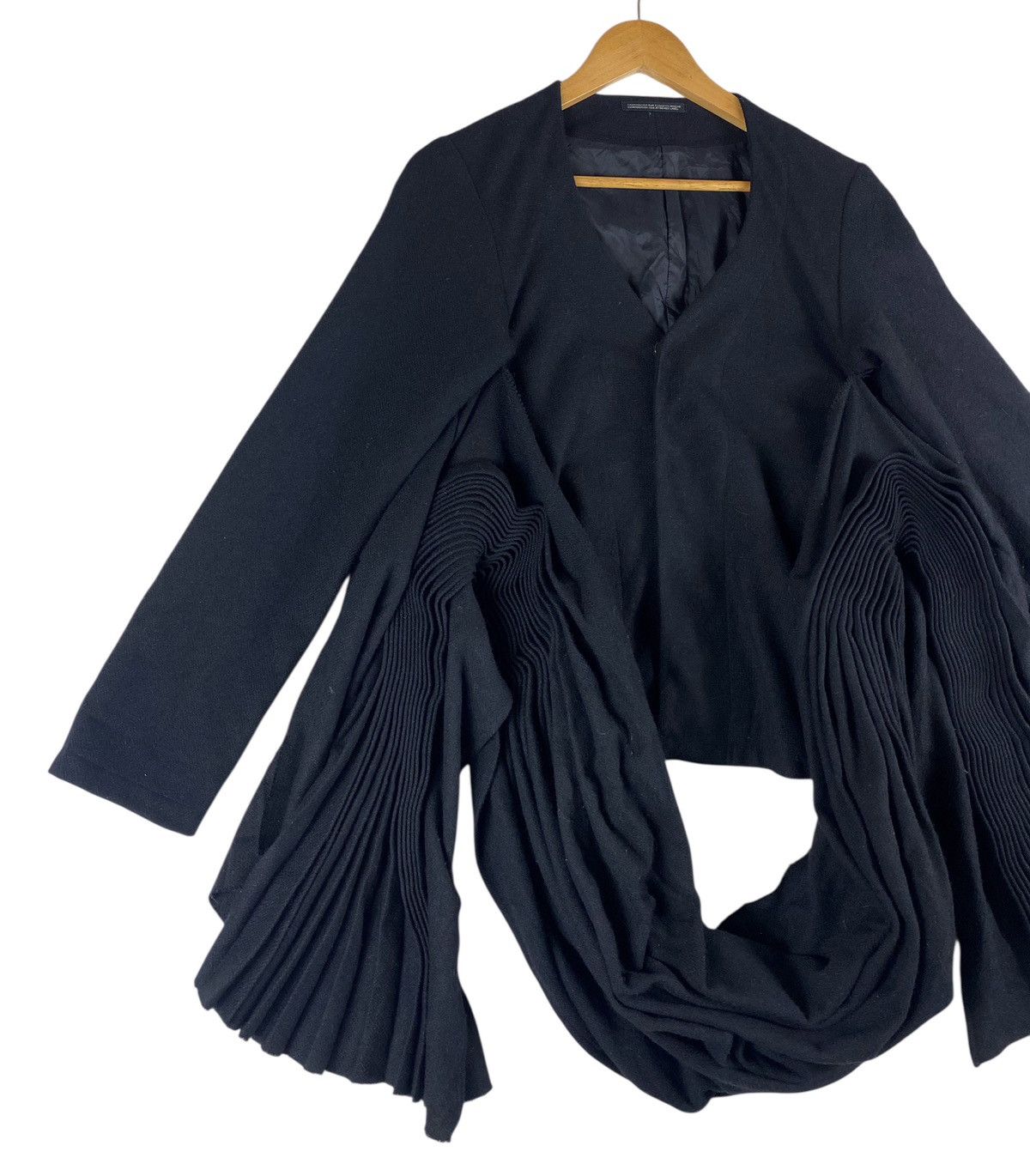 Yohji Yamamoto 💥YOHJI YAMAMOTO FEMME SCULPTURAL PLEATED JACKET AW17 RUNAWAY Size S / US 4 / IT 40 - 5 Thumbnail