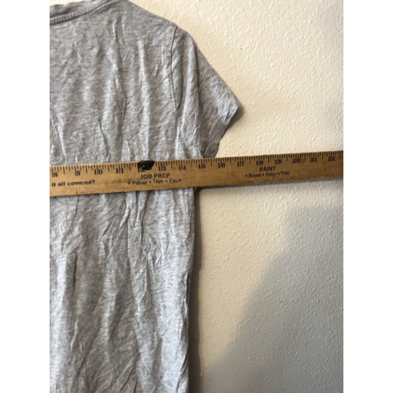 Vintage Calvin Klein T-Shirt Women S Gray V-Neck Short Sleeve Basic Shirt Ladies Shirt Gray V-Neck CK Collection S Womens Size S / US 4 / IT 40 - 4 Thumbnail