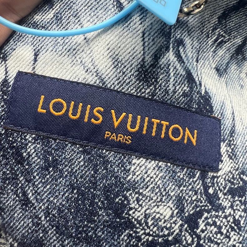 Louis Vuitton Louis Vuitton Cashew Flower Full Logo Denim Short Sleeve Sh Size US L / EU 52-54 / 3 - 3 Thumbnail