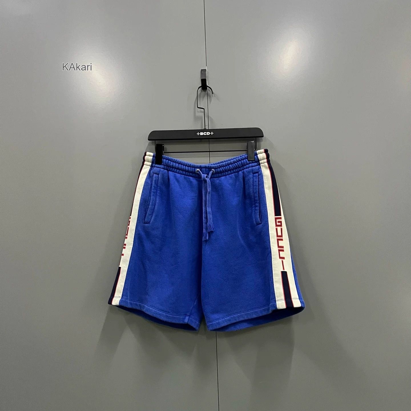 Gucci Gucci Side Stripe Logo Shorts Size US 26 / EU 42 - 1 Thumbnail