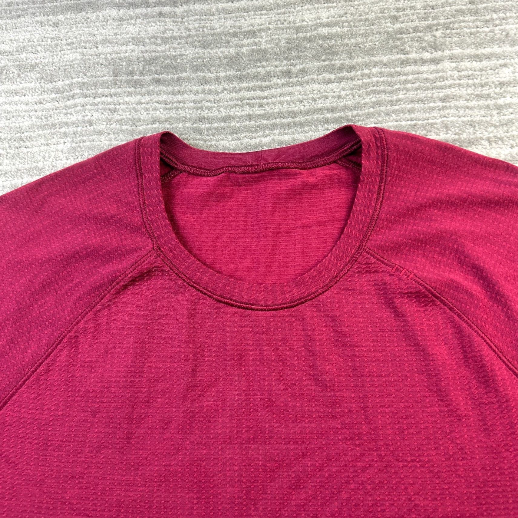 Lululemon Lululemon Shirt Mens Medium Red Metal Vent Tech Short Sleeve Gym Size US L / EU 52-54 / 3 - 3 Thumbnail