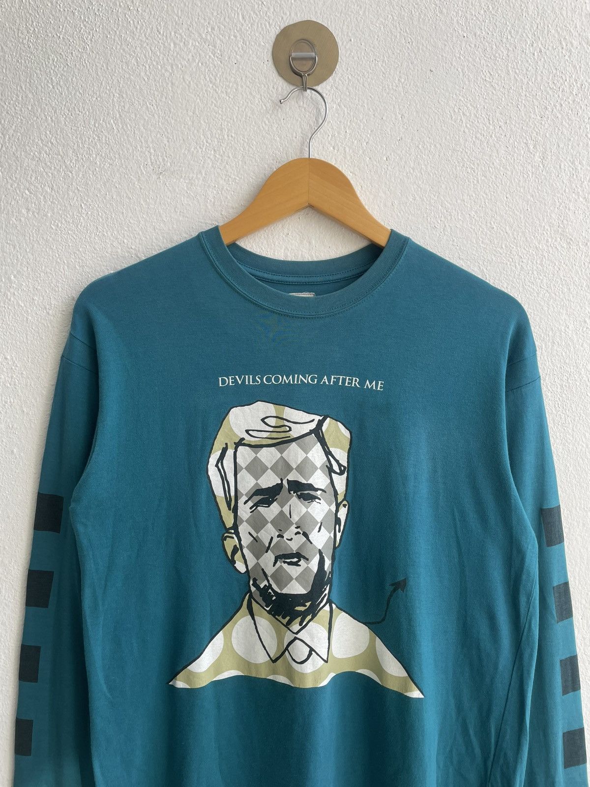 Undercover Vintage 00's Undercover "Devil Coming After Me" Shirts Size US M / EU 48-50 / 2 - 2 Thumbnail