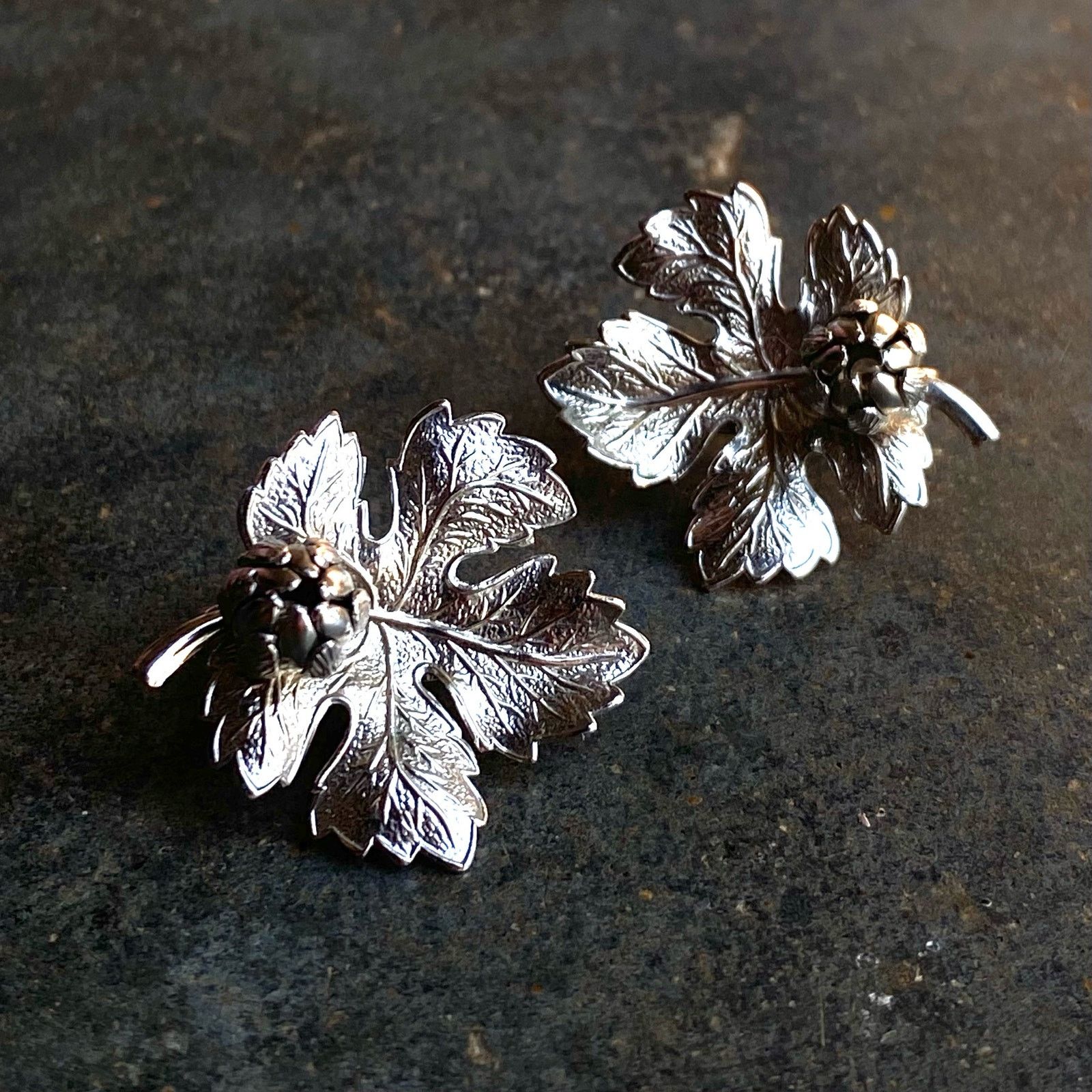 Vintage Vtg 90s Silver Toned Maple Leaf Acorn Clip On Earrings Size ONE SIZE - 1 Thumbnail