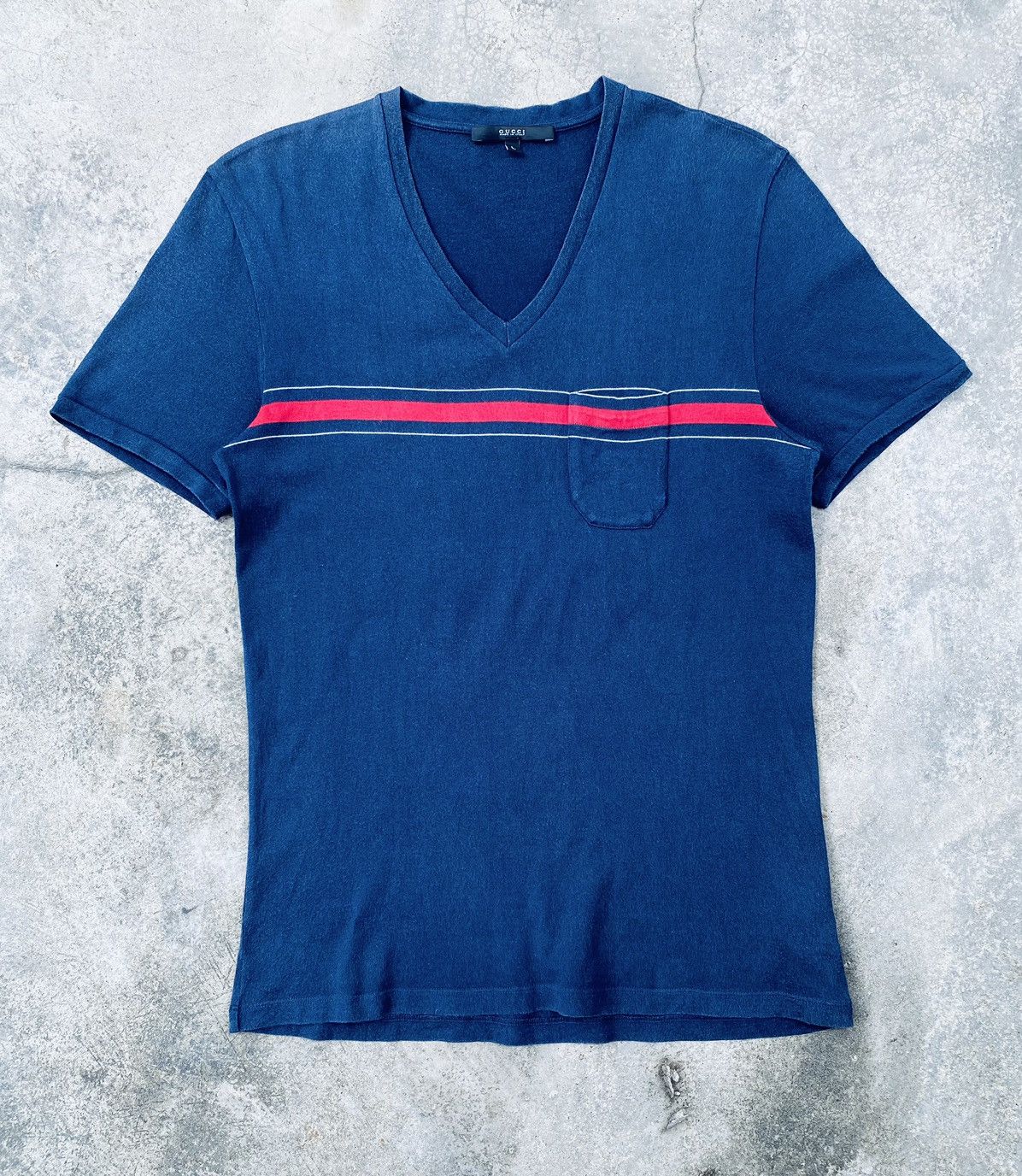 Gucci Vintage Gucci V-Neck Faded Tees Size US S / EU 44-46 / 1 - 1 Thumbnail