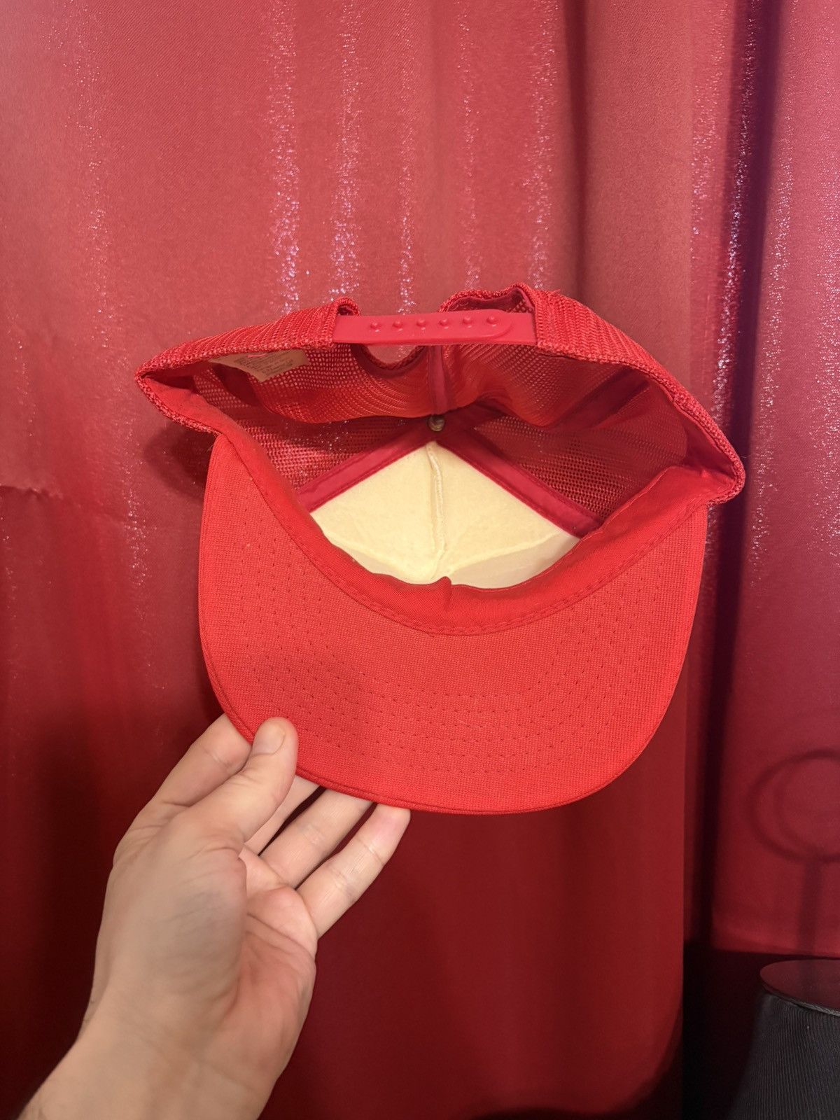 Cartoon Network Vintage Garfield Trucker Hat Never Trust Smiling Cat Grail Size ONE SIZE - 4 Thumbnail