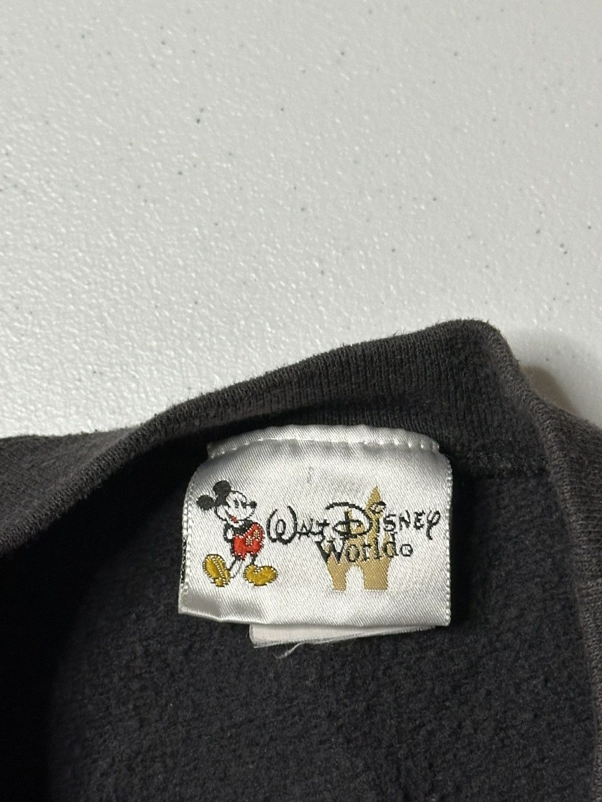Disney Vintage walt disney castle mickey mouse crewneck Size US S / EU 44-46 / 1 - 4 Thumbnail