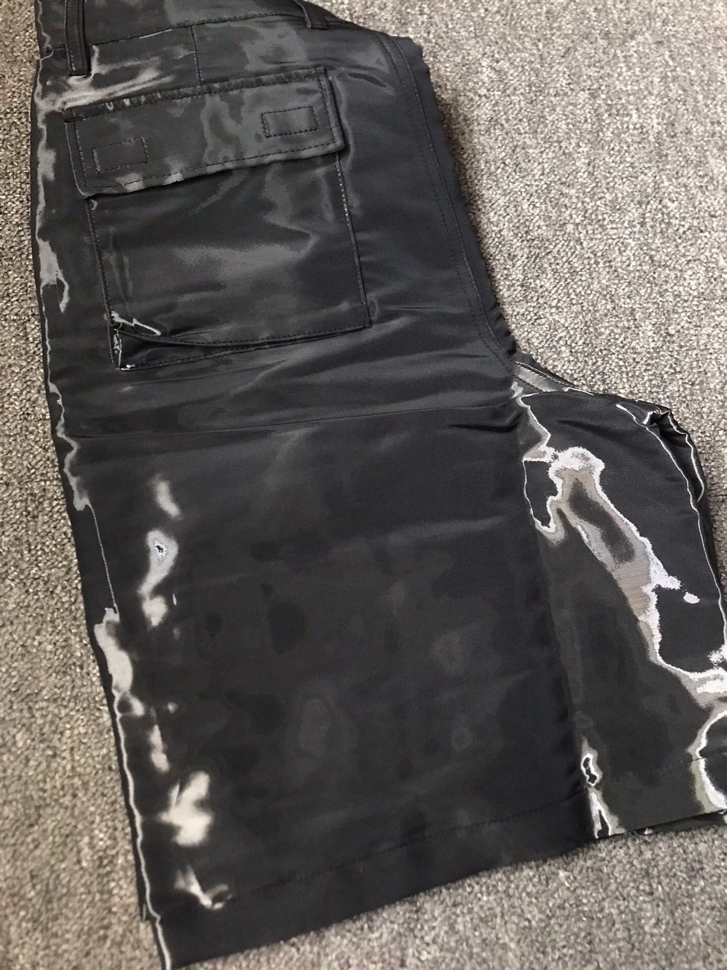 Givenchy Givenchy Coated Light-Reactive Multi-Pocket Work Shorts 44 Size US 28 / EU 44 - 7 Thumbnail