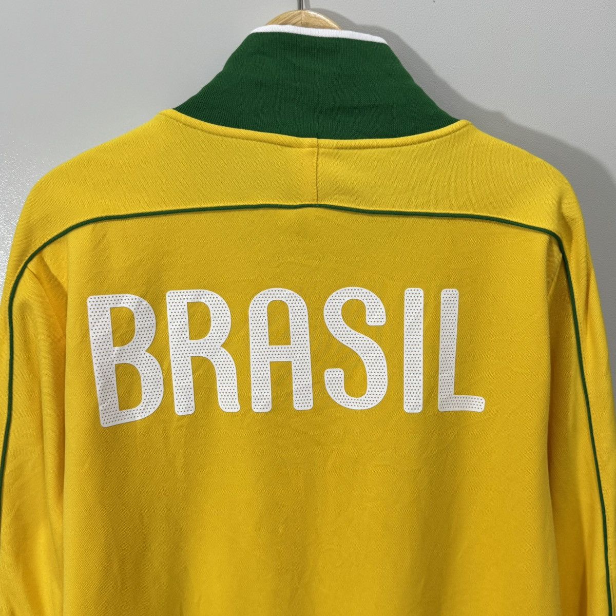 Nike × Vintage Nike Tracktop Tim Football National Brasil 2010 vintage Size US L / EU 52-54 / 3 - 11 Thumbnail