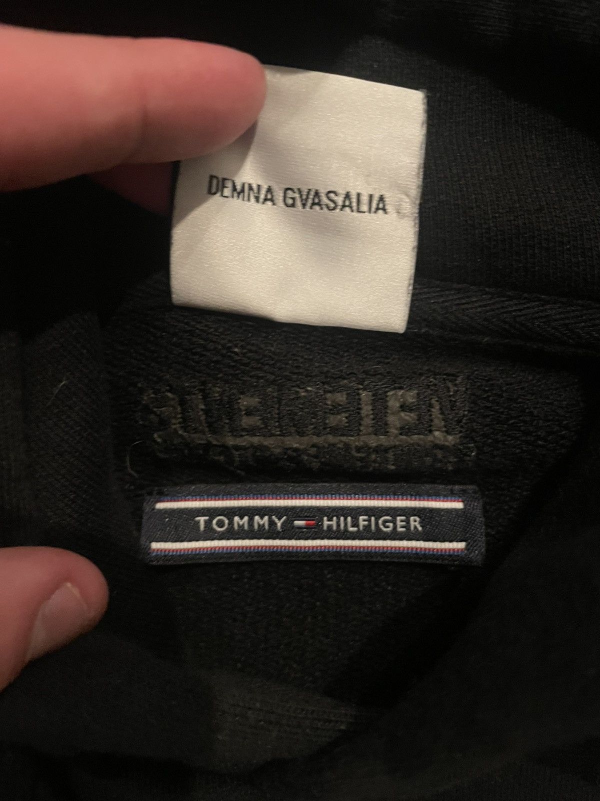 Tommy Hilfiger × Vetements Vetements x Tommy Double Sleeve Hoodie in Black Size US L / EU 52-54 / 3 - 4 Thumbnail