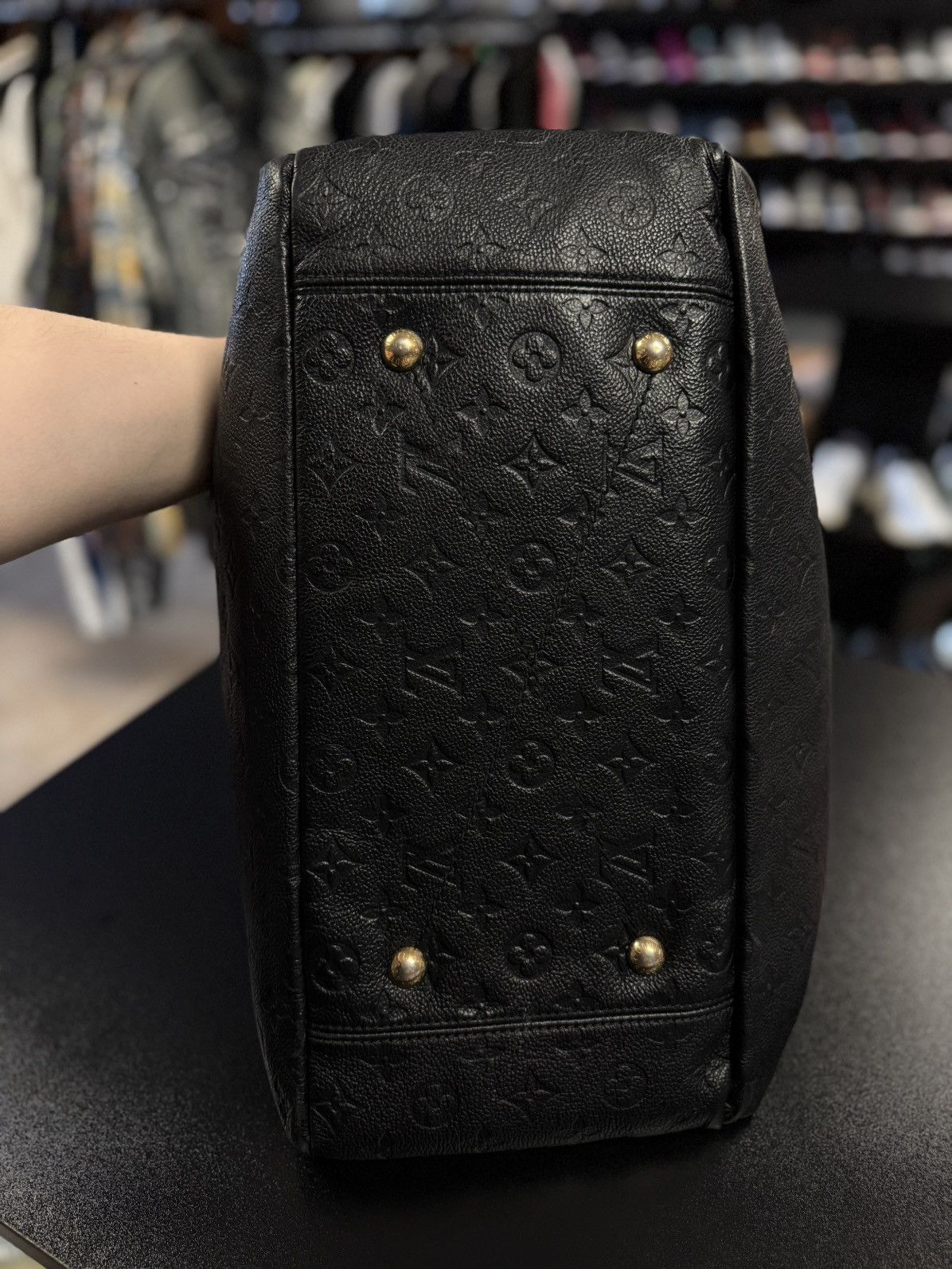 Louis Vuitton Louis Vuitton Artsy MM Black Purse $3400 Discontinued Size ONE SIZE - 6 Thumbnail