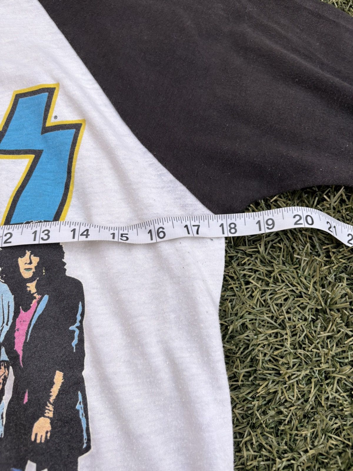 KISS Vintage Kiss 80s Asylum tour raglan shirt Size US L / EU 52-54 / 3 - 6 Thumbnail