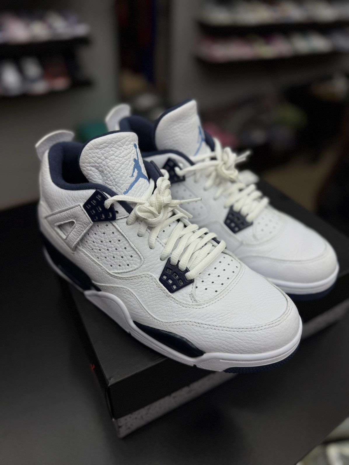Nike Nike Jordan 4 Columbia (2015) Size 9 Pre Owned 🧼 Size US 9 / EU 42 - 3 Thumbnail