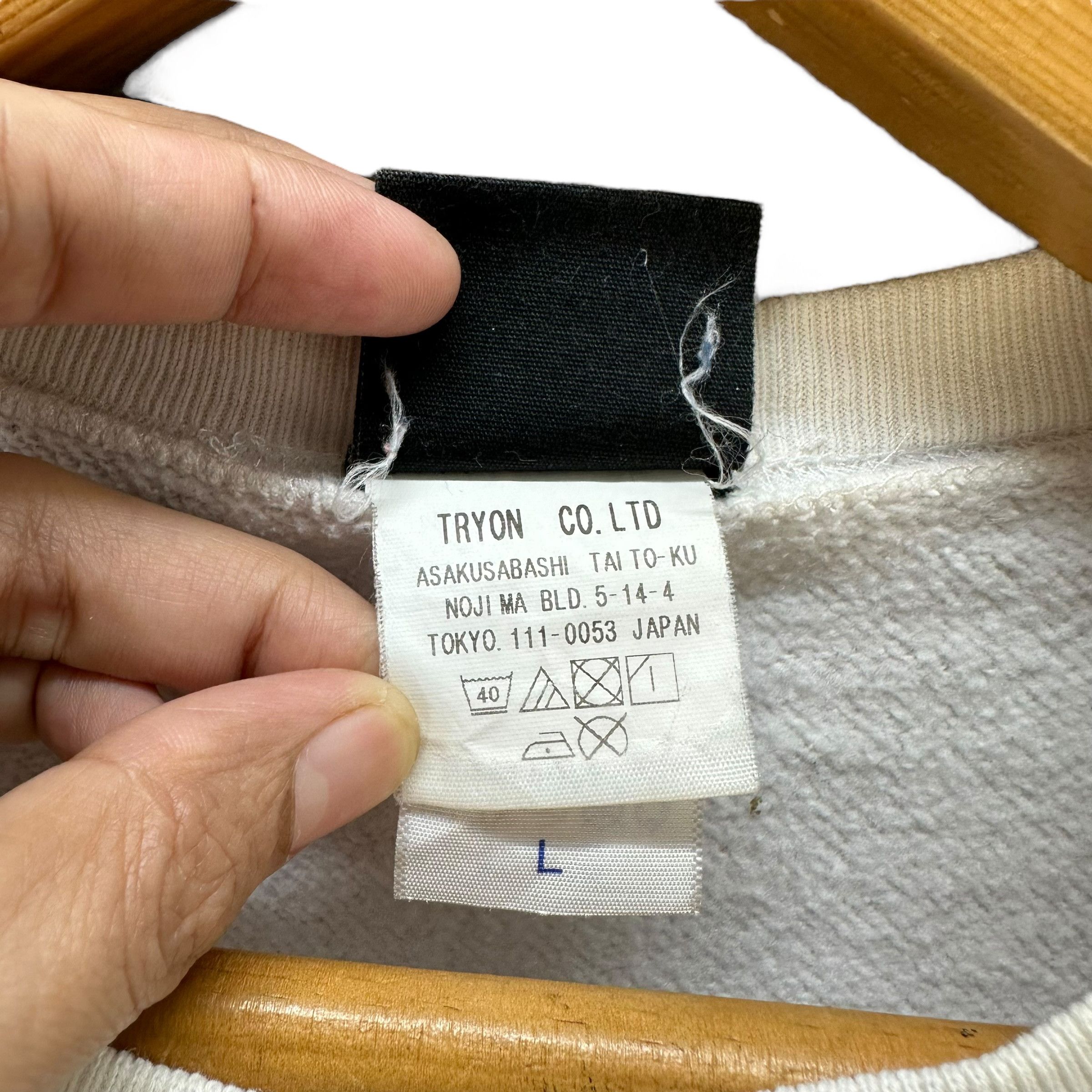 Thrasher Thrasher Magazine Big Logo White Sweatshirts #9141-62 Size US L / EU 52-54 / 3 - 7 Thumbnail