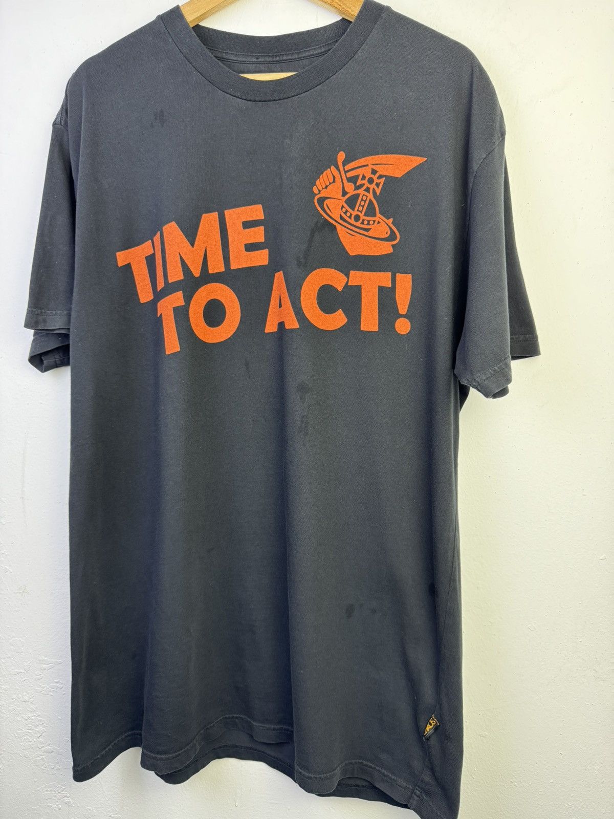 Vivienne Westwood Vivienne Westwood "Time to Act!" t-shirt Size US M / EU 48-50 / 2 - 3 Thumbnail