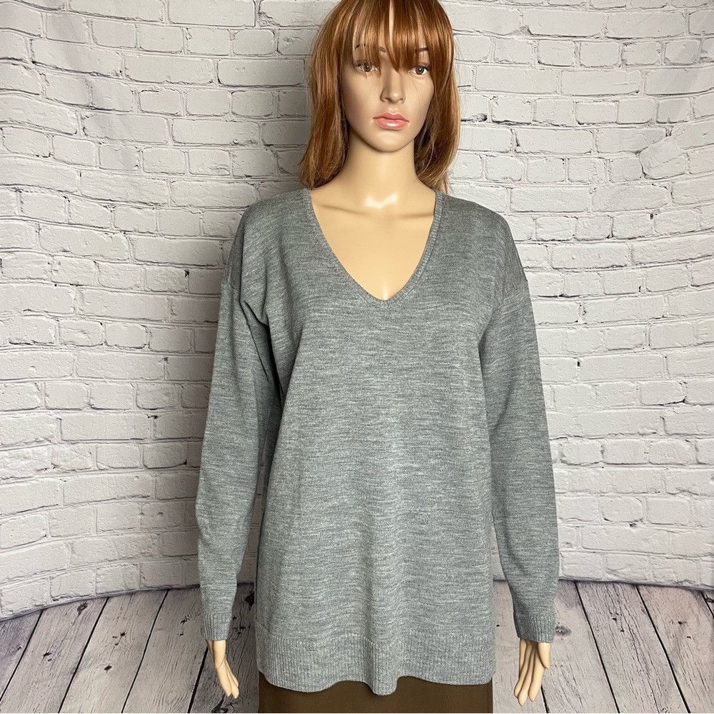Ann Taylor Ann Taylor Extra Fine Merino Wool V-Neck Grey Tunic Sweater Size M / US 6-8 / IT 42-44 - 1 Thumbnail