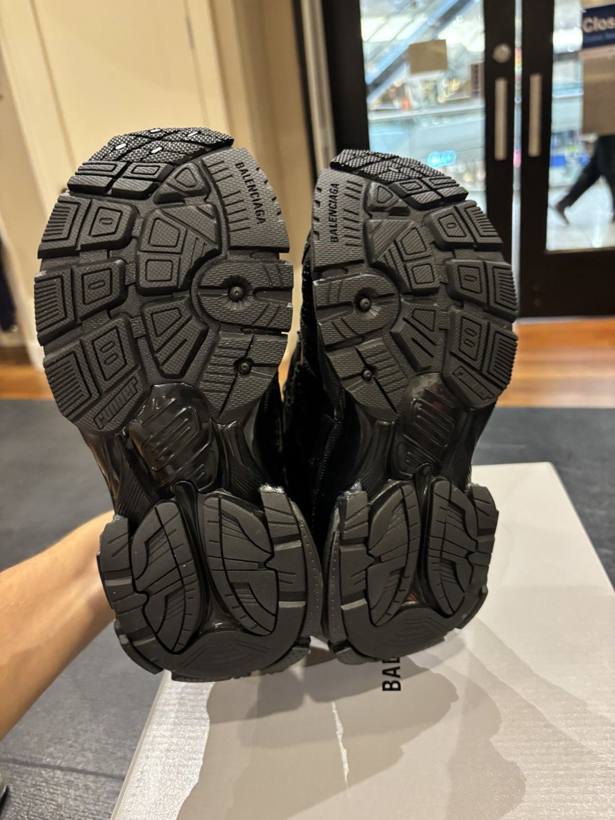 Balenciaga Balenciaga Runner Triple Black Size US 4 / IT 34 - 5 Thumbnail