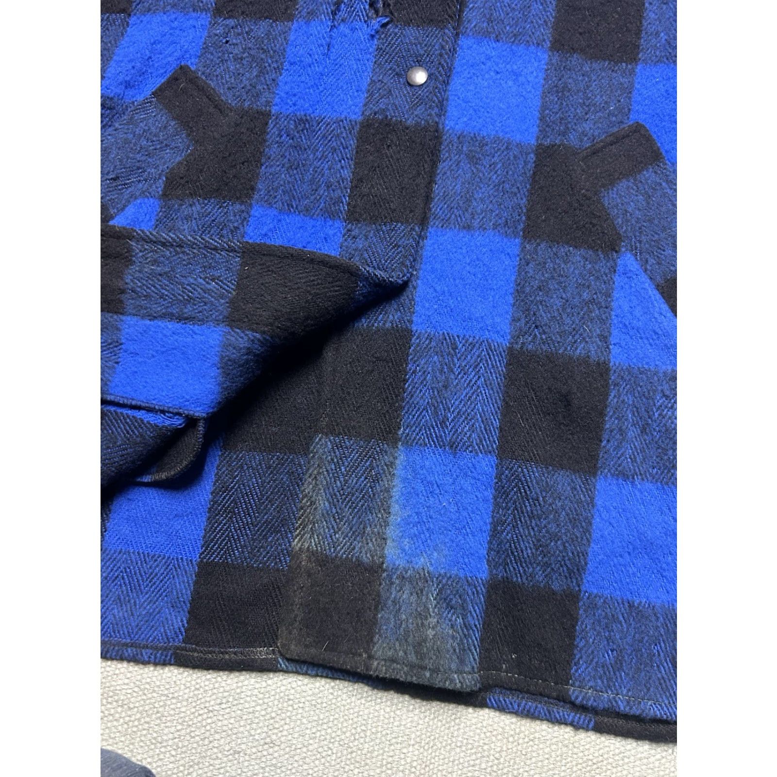Eddie Bauer VINTAGE Eddie Bauer Snap Jacket Wool Blend Blue Plaid NWT DISTRESSED Women S 80s Mackinaw Jacket Shirt? Size S / US 4 / IT 40 - 4 Thumbnail