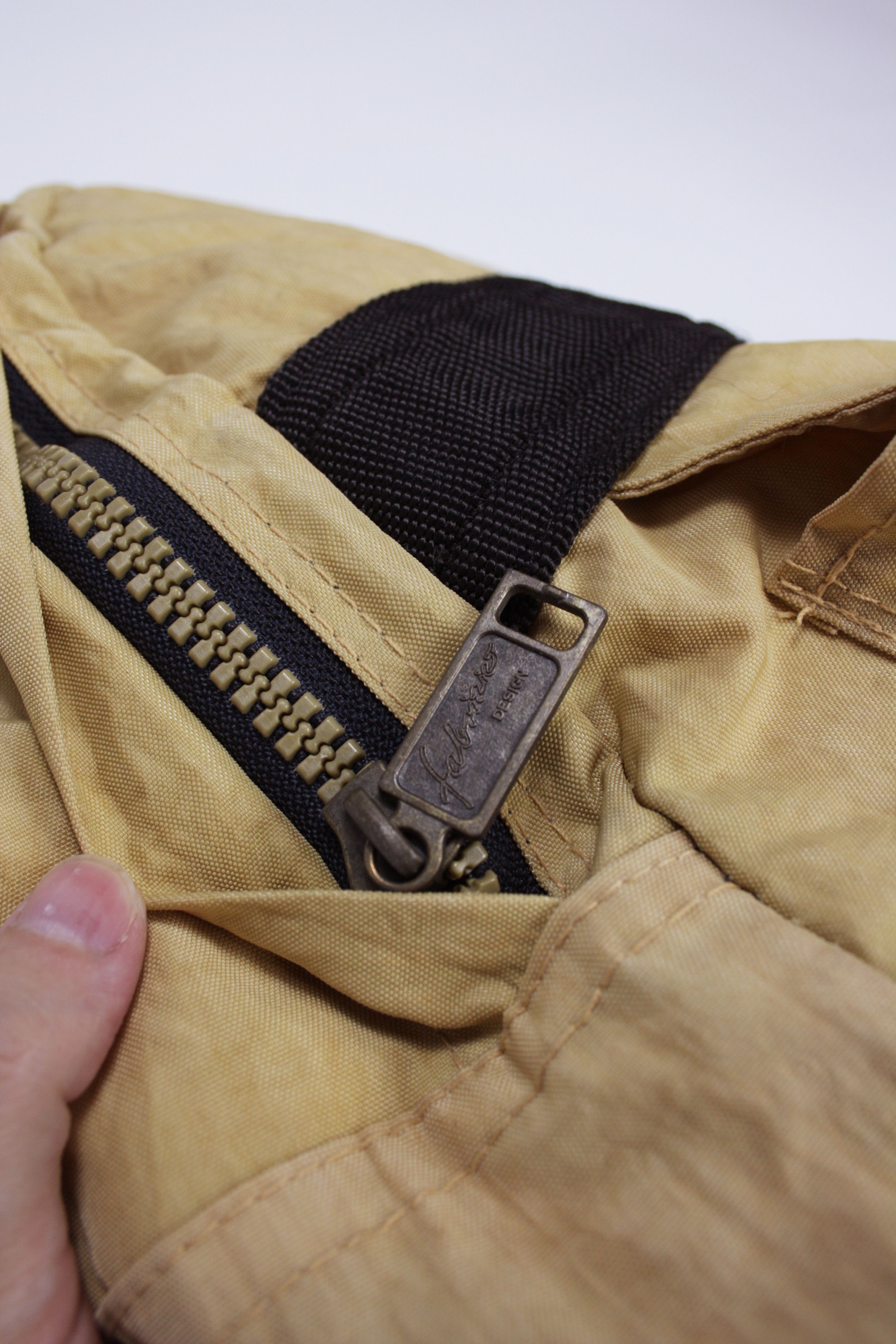 Vintage Fabrizio 90s Vintage Nylon Hook & Eye Backpack Bag Size ONE SIZE - 9 Thumbnail