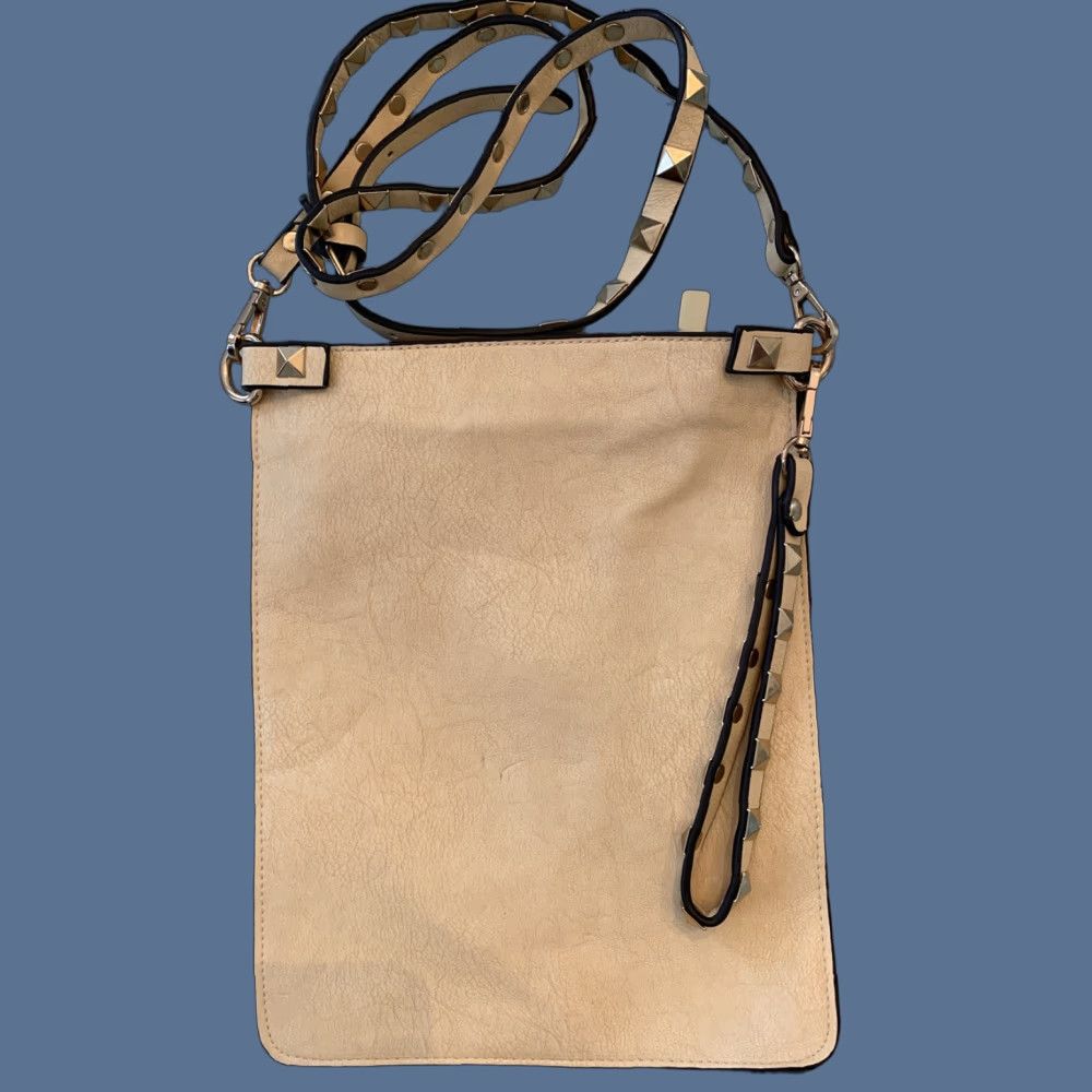 Vintage VINTAGE Faux Leather Tan and Goldtone Stud Crossbody Bag Purse Lightweight Size ONE SIZE - 1 Thumbnail