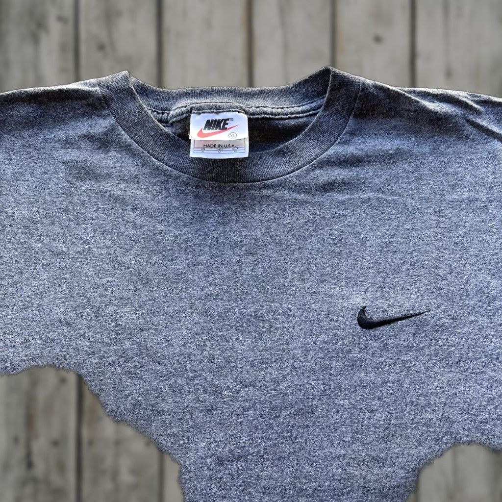 Nike VINTAGE Nike Shirt Mens XL Gray Short Sleeve Crew Neck Swoosh Logo Basic Stretch 90s USA T-Shirt Size US XL / EU 56 / 4 - 1 Thumbnail