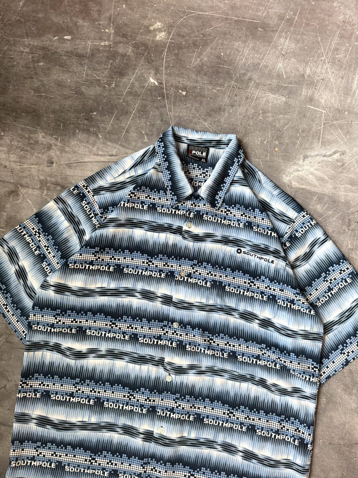 Southpole Vintage Southpole Short-Sleeve Buttondown Shirt (XL) Size US XL / EU 56 / 4 - 2 Thumbnail