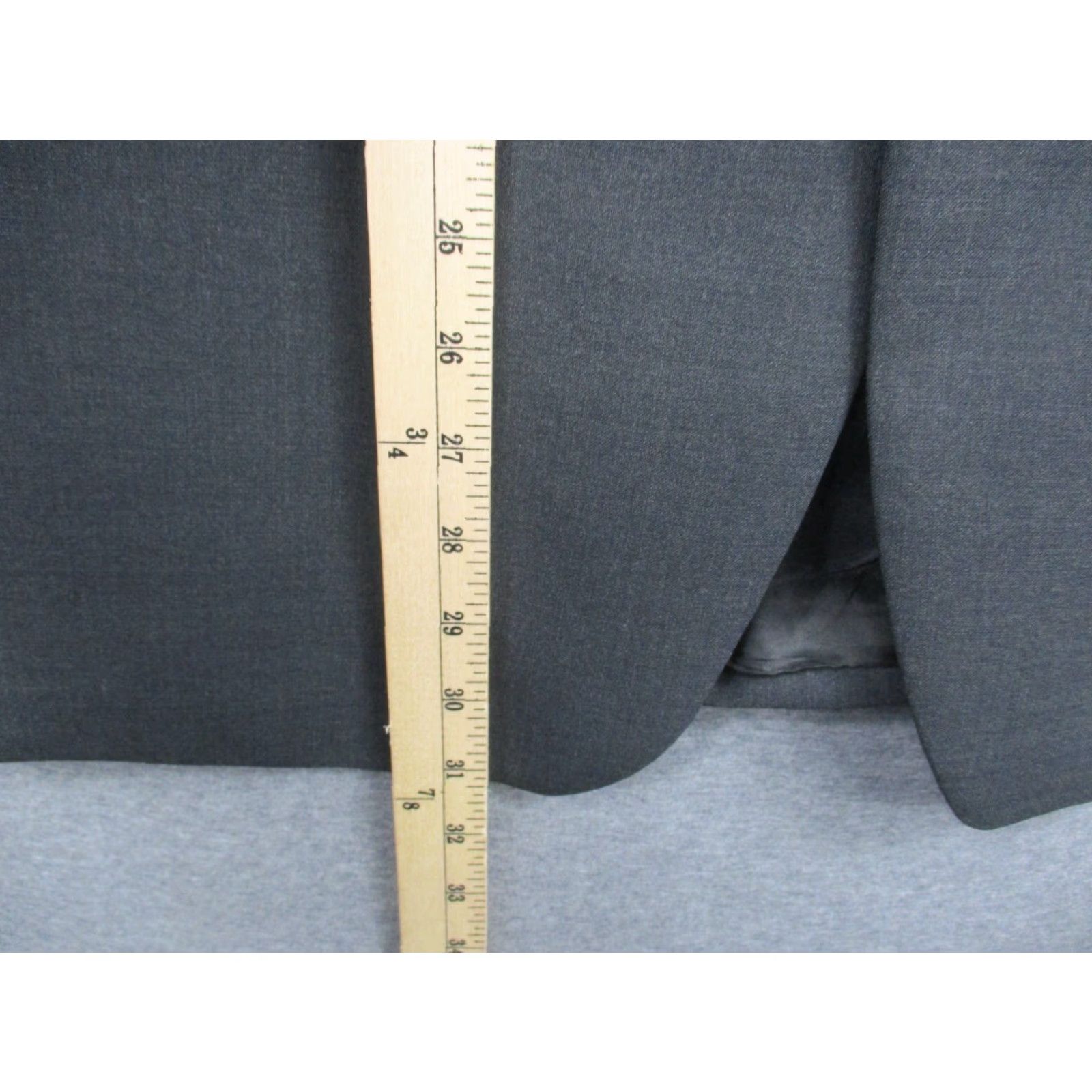 Brooks Brothers Brooks Brothers 346 Blazer Jacket 42 Men's Wool Dark Gray EUC Blazer Single-Breasted Three-Button Notch Lapel, Regular Fit, Gray, Wool, 42 Mens Blazer Size 42R - 2 Thumbnail