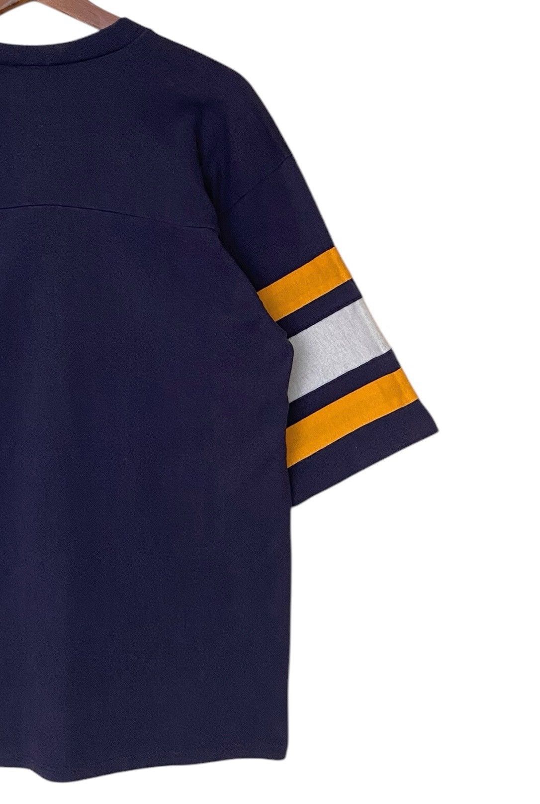 NBA × Vintage Vintage NBA Team West Virginia Mountaineers T-shirt 1990s Size US L / EU 52-54 / 3 - 6 Thumbnail