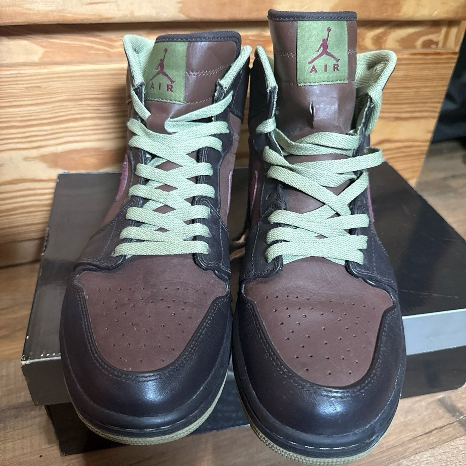 Jordan Brand 2010 Jordan 1 Retro High Velvet Brown Size US 10.5 / EU 43-44 - 6 Thumbnail
