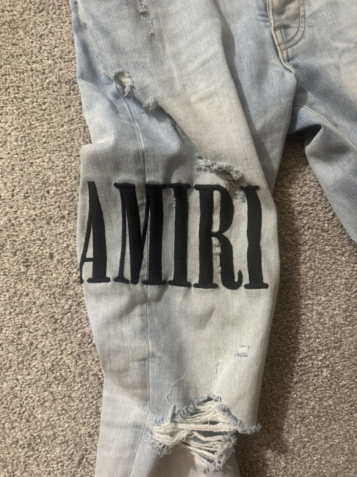 Amiri Light blue Amiri Jeans size 32 Amiri on side Size US 32 / EU 48 - 2 Thumbnail