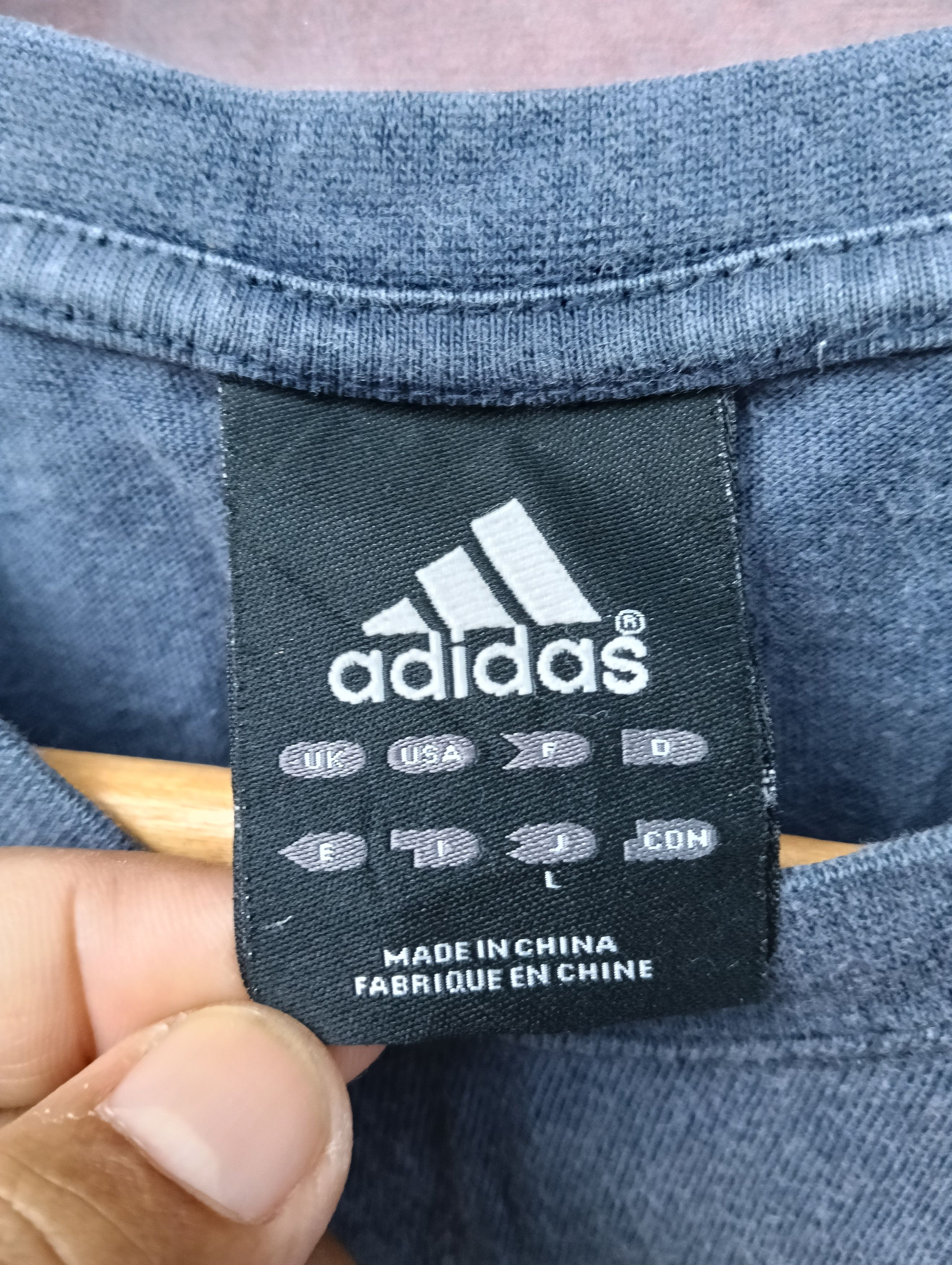 Adidas × Vintage Y2k Adidas centre logo Size US M / EU 48-50 / 2 - 2 Thumbnail