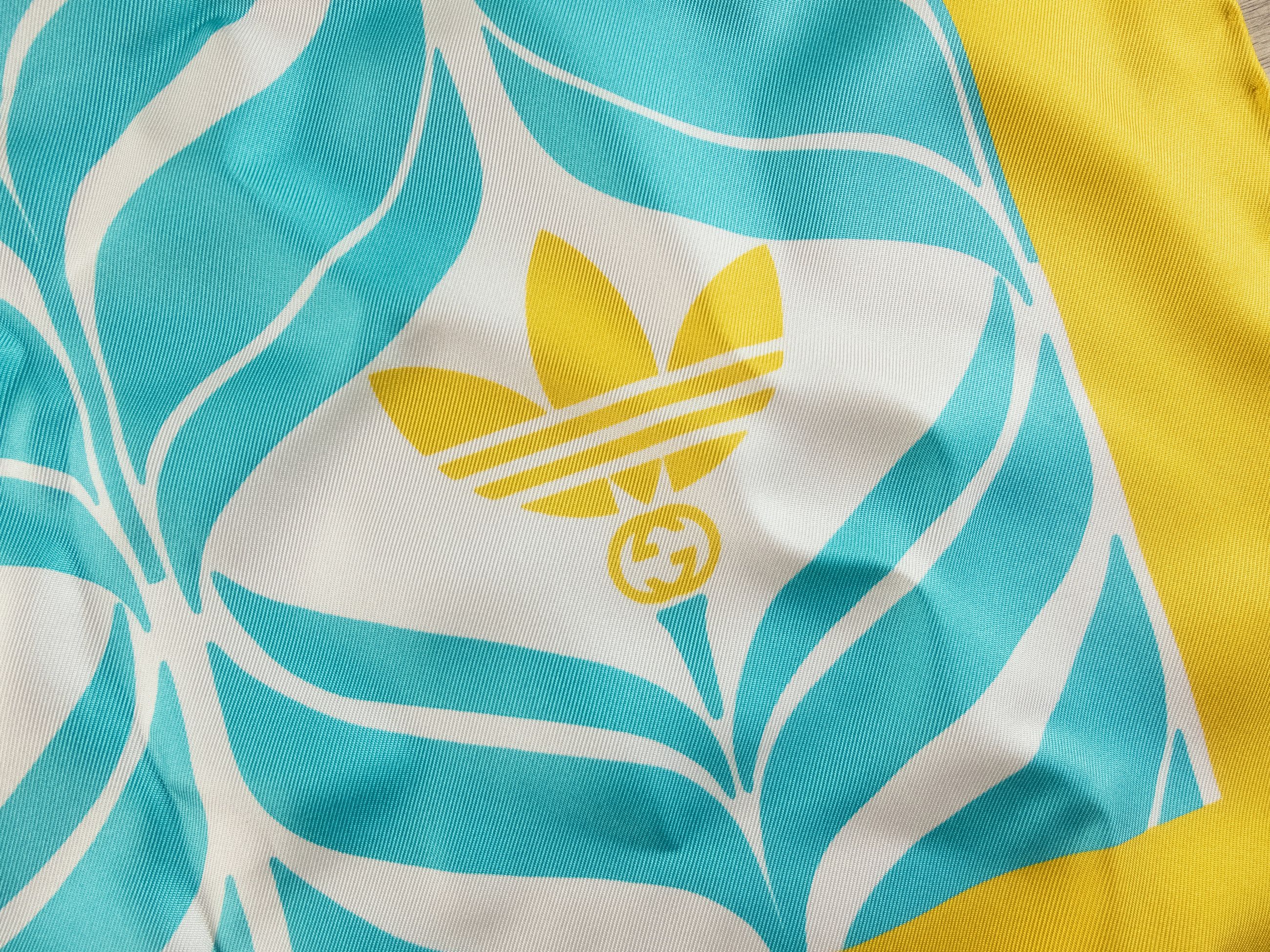 Adidas × Gucci GUCCI X ADIDAS yellow green logo print silk square scarf Size ONE SIZE - 3 Thumbnail