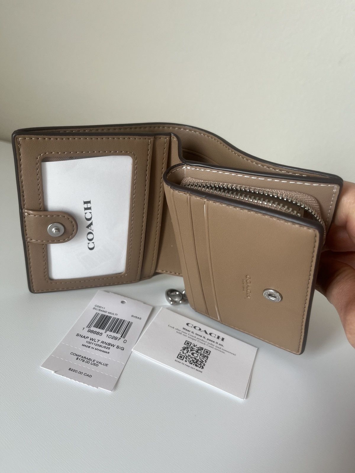 Coach Coach Snap Wallet In Rainbow Signature Size ONE SIZE - 7 Thumbnail