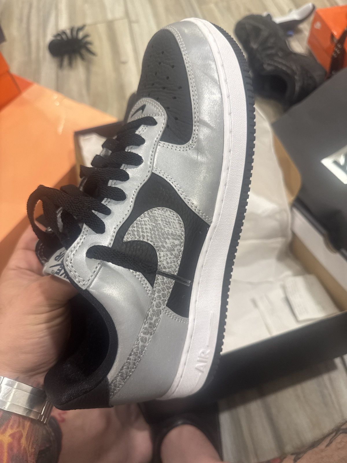 Nike af1 black silver Size US 11 / EU 44 - 7 Thumbnail