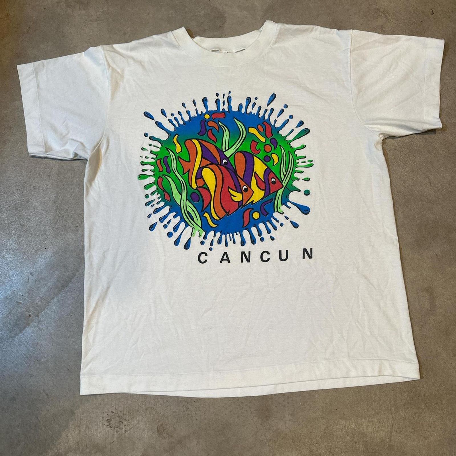 Vintage Vintage 90s Single-Stitch Cancun Fish Nature Shirt Size XL Size US XL / EU 56 / 4 - 1 Thumbnail