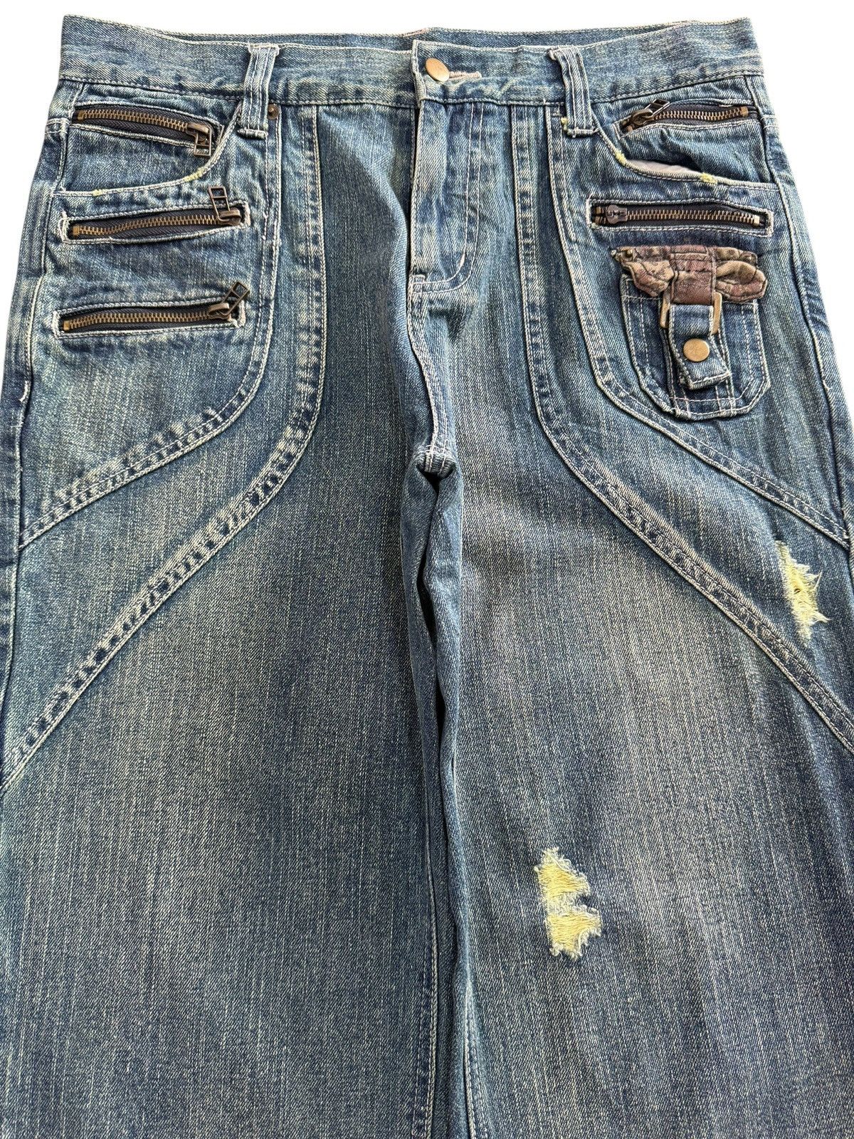 In The Attic In The Attic Multipocket Grunge Distreesed Loose Jeans Size US 35 - 2 Thumbnail