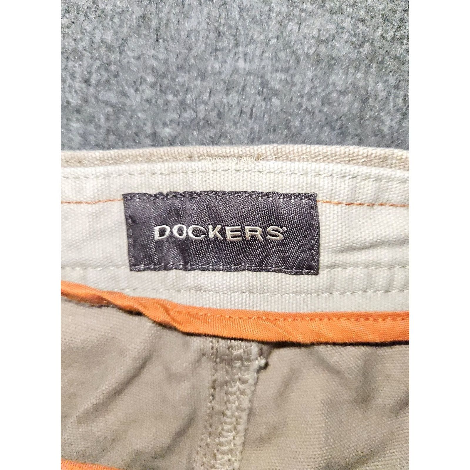 Dockers Dockers Pants Mens 36x30 Khaki Relaxed Fit Cargo Workwear Utility Cotton Jeans-style? No, Pants. Size US 36 / EU 52 - 5 Thumbnail