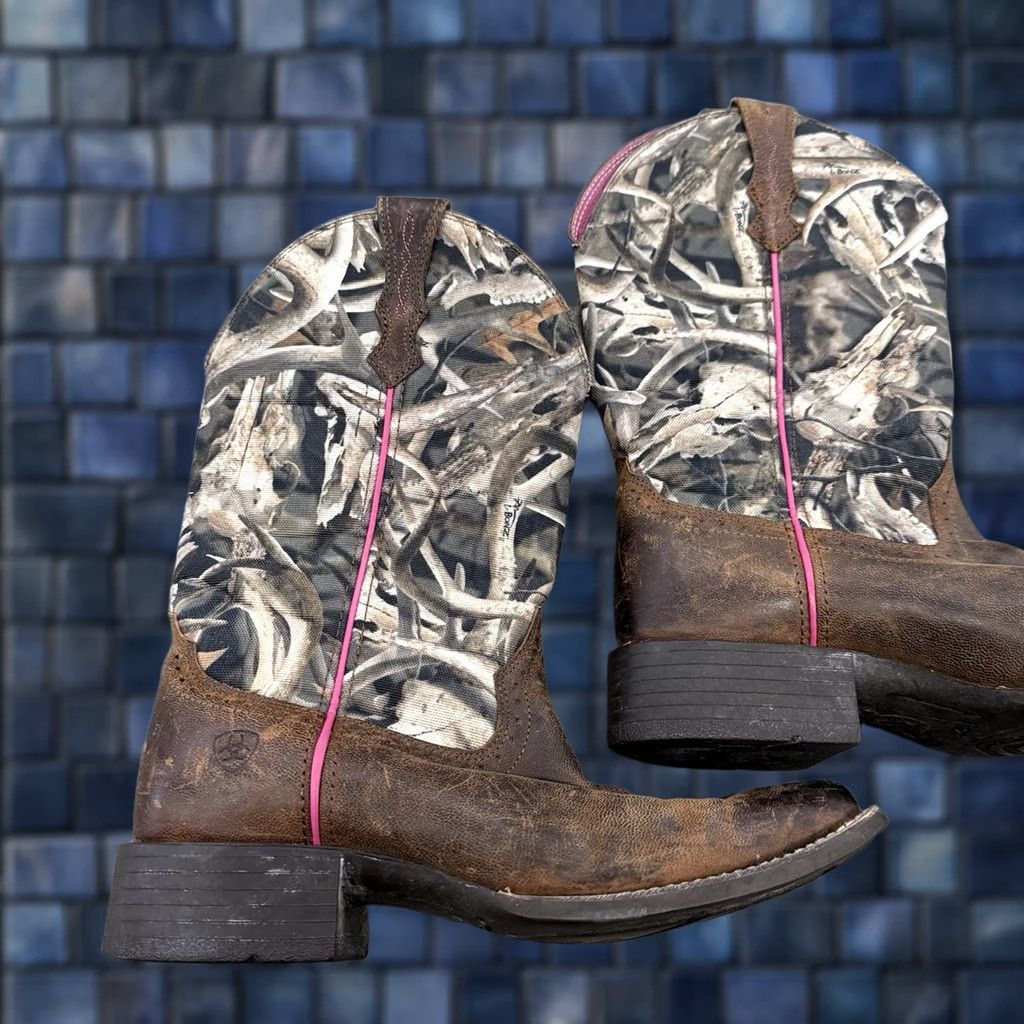 Ariat Ariat Unbridled Western Boots Square Toe Camouflage Pink B Women Sz 7.5 Size US 5 / IT 35 - 1 Thumbnail
