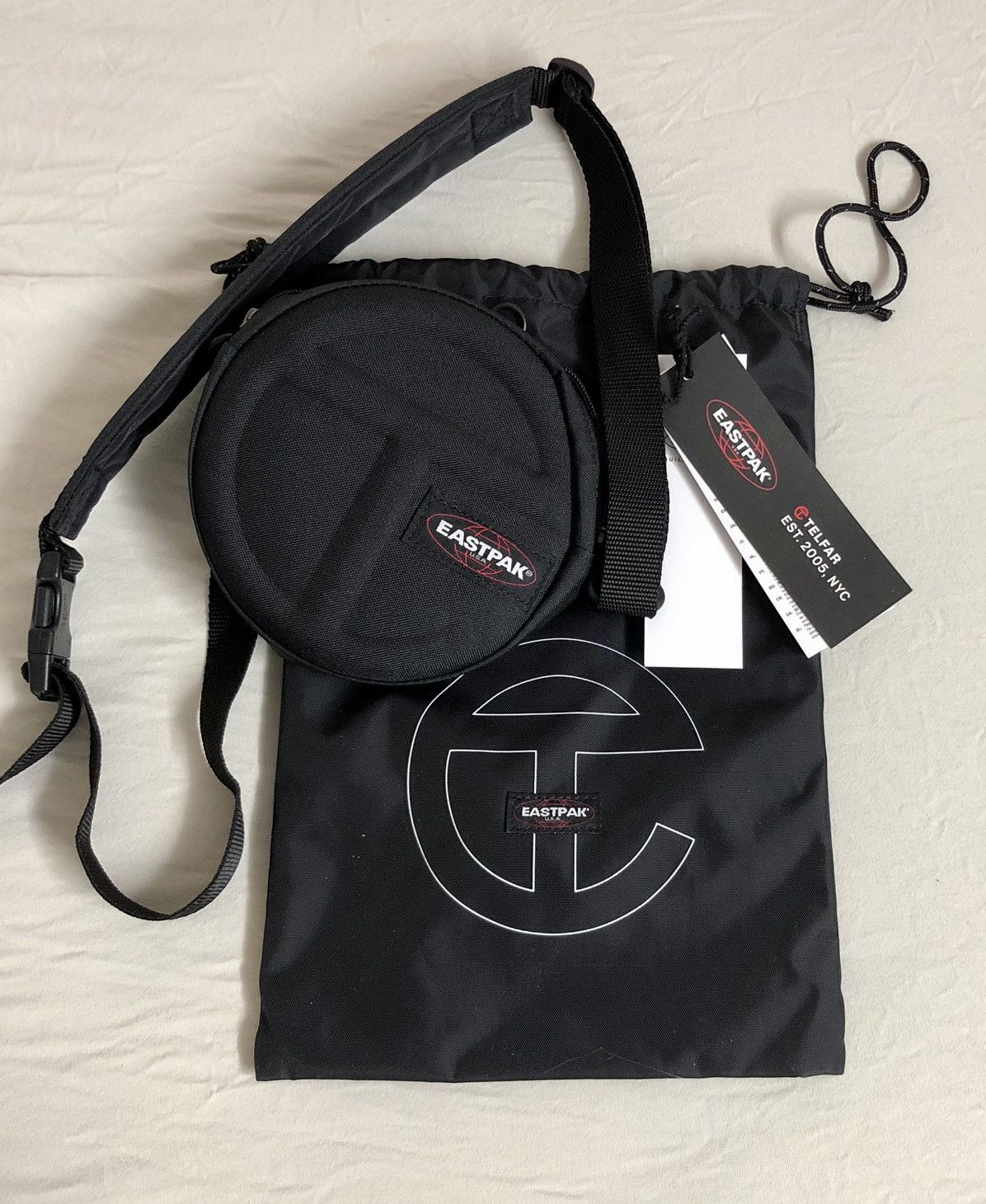 Eastpak × Telfar Eastpak X Telfar Circle Bag Brandnew with Tags Size ONE SIZE - 1 Thumbnail