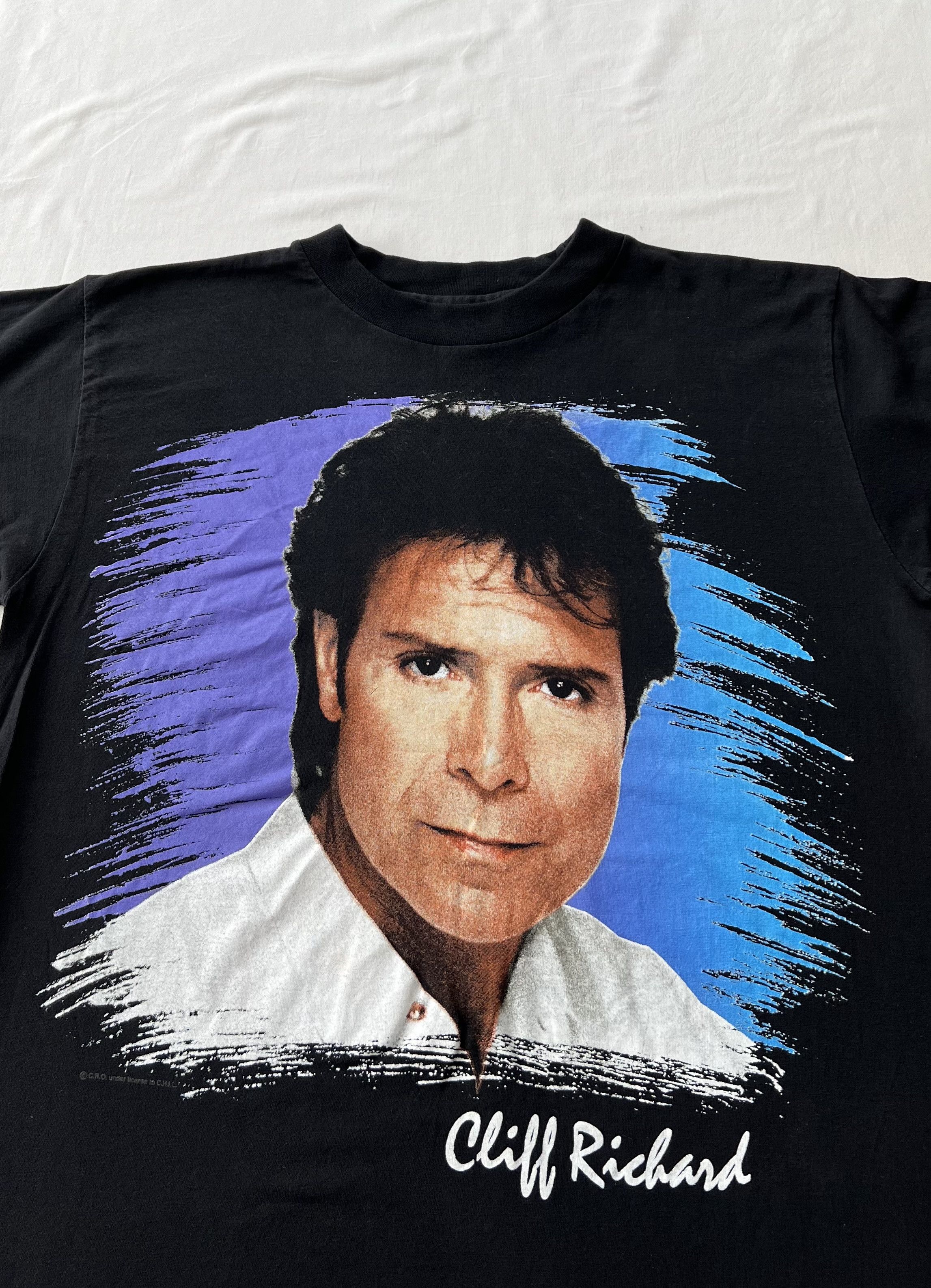 Band Tees Vintage 1994 Cliff Richard The Hit List Tour Black T-shirt Size US M / EU 48-50 / 2 - 3 Thumbnail