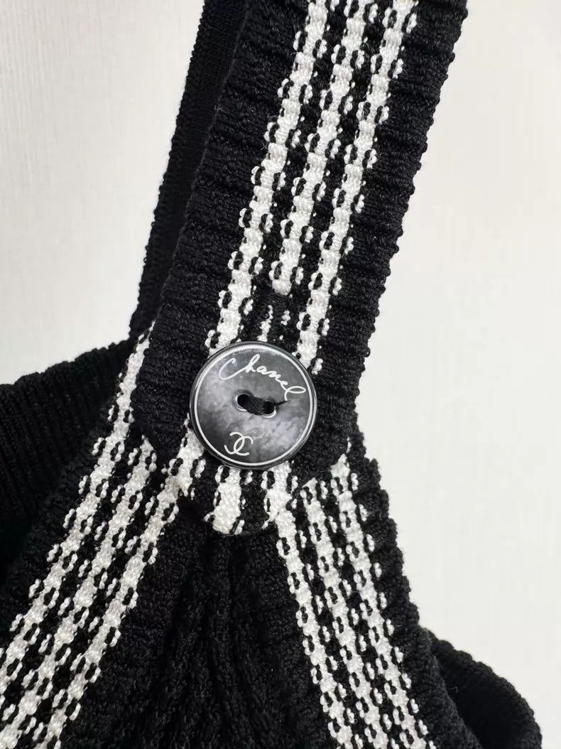 Chanel Chanel Black suspender vest Size XS / US 0-2 / IT 36-38 - 2 Thumbnail