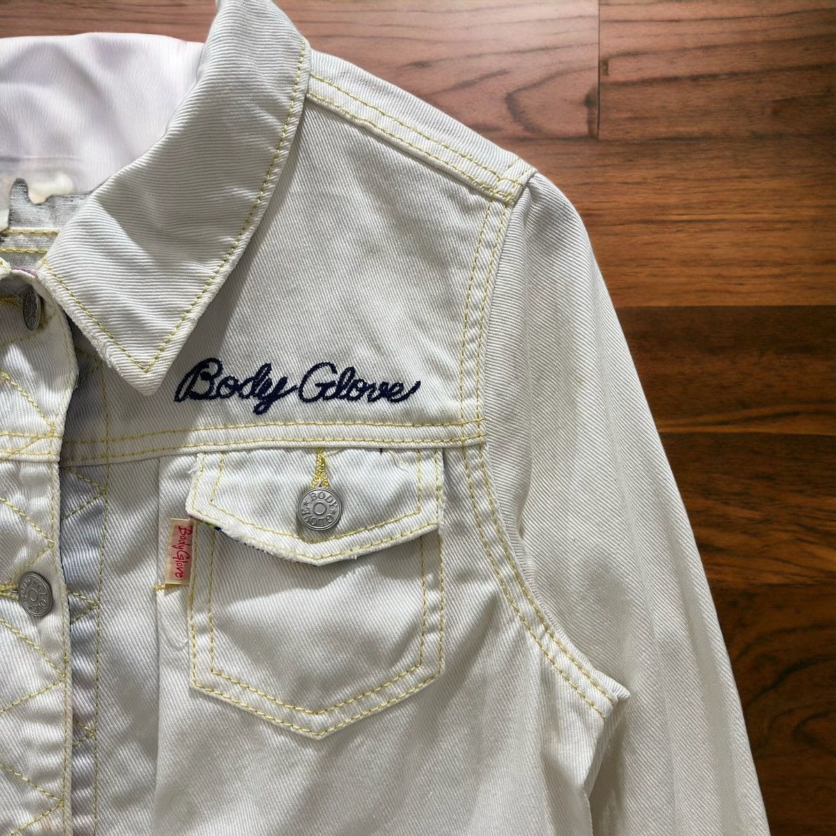 Body Glove × Vintage Rare Vintage Body Glove White Denim Trucker Button Jacket Size M / US 6-8 / IT 42-44 - 4 Thumbnail