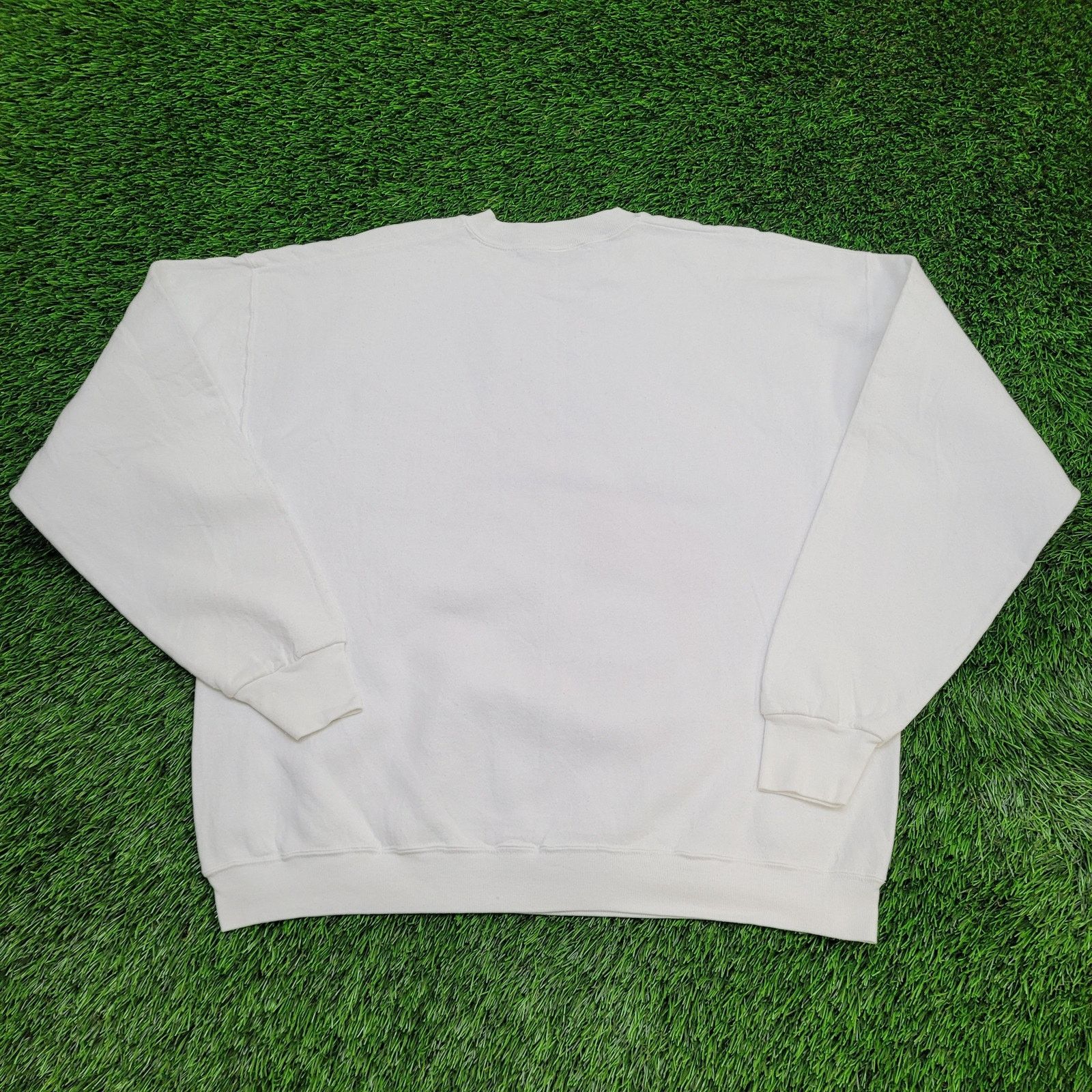 Vintage Vintage 1995 Bugs-Bunny Christmas Sweatshirt XL 24x25 Size US XL / EU 56 / 4 - 2 Thumbnail