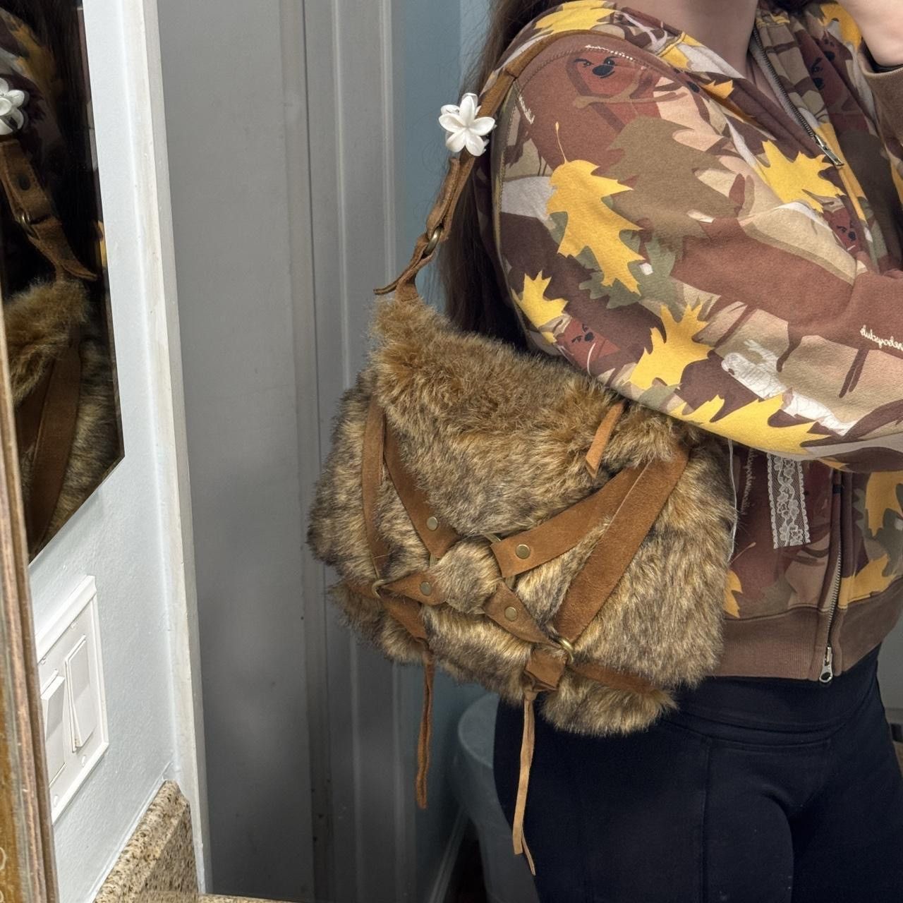Lucky Brand Y2K Lucky Brand Fur Shoulder Bag Size ONE SIZE - 8 Thumbnail
