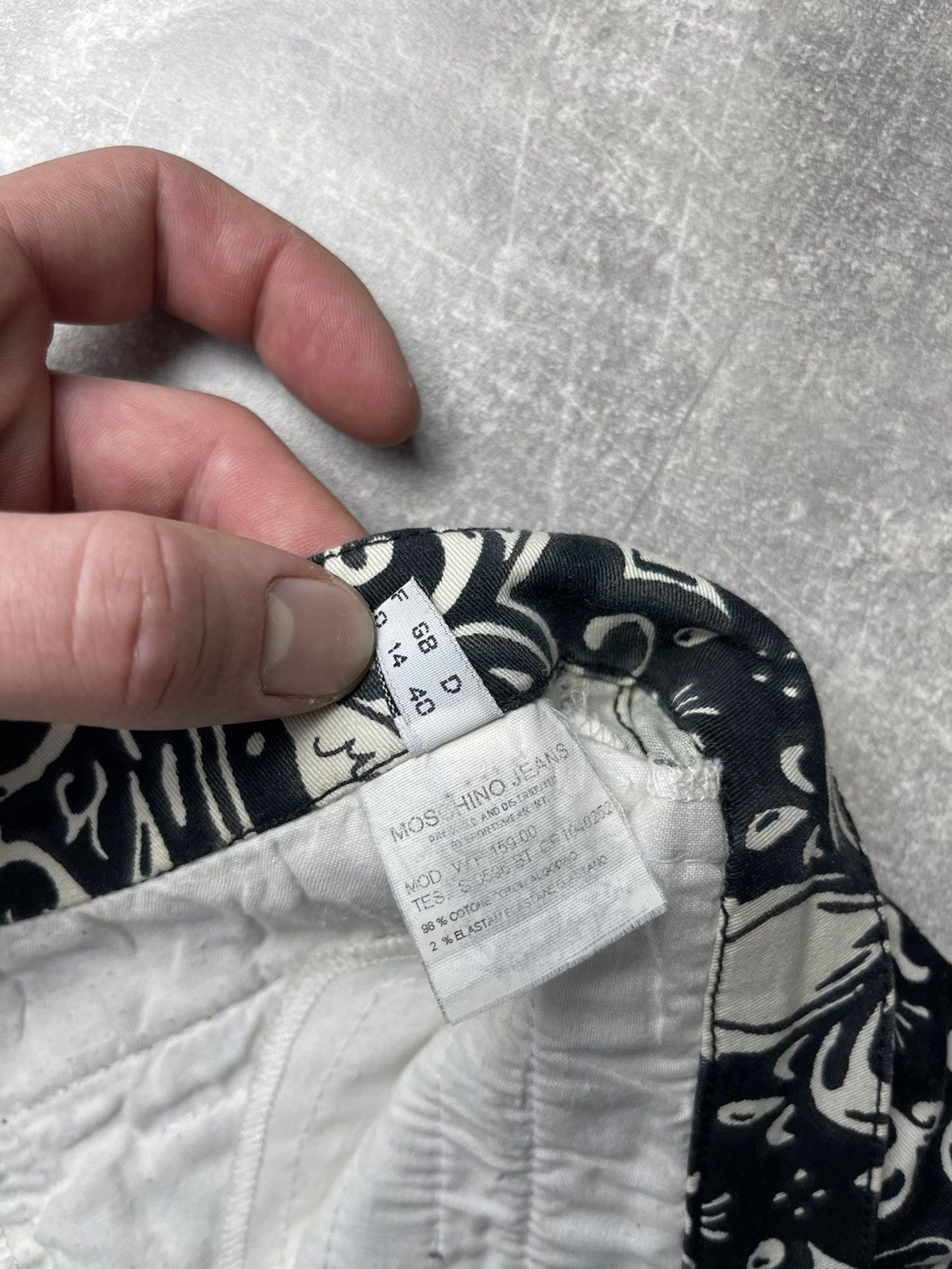 Moschino Moschino Jeans VNTG Paisley Print Flared Pants Black White Size 30" / US 8 / IT 44 - 15 Thumbnail