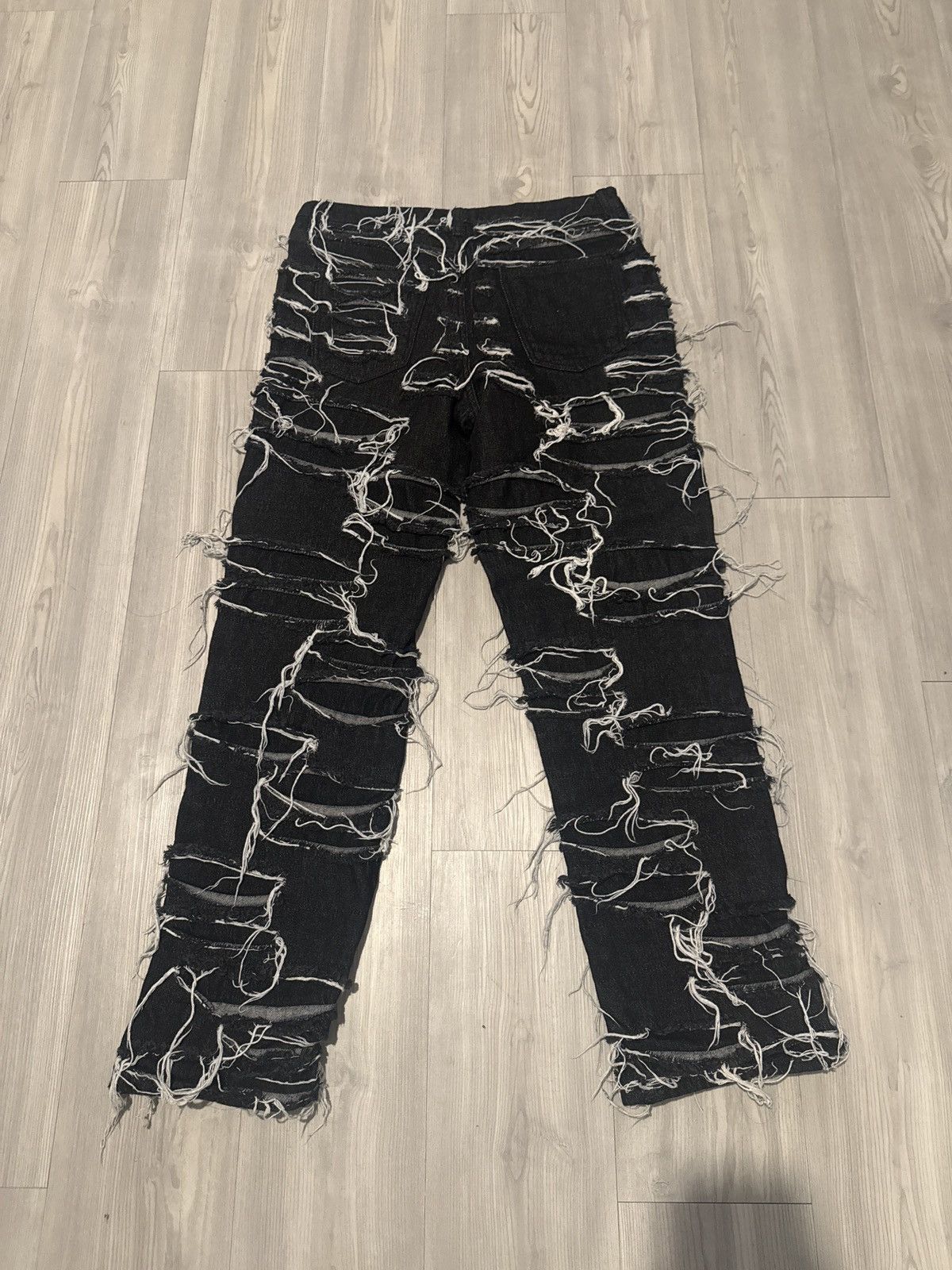 H&M H&M distressed denim Size US 32 / EU 48 - 1 Thumbnail