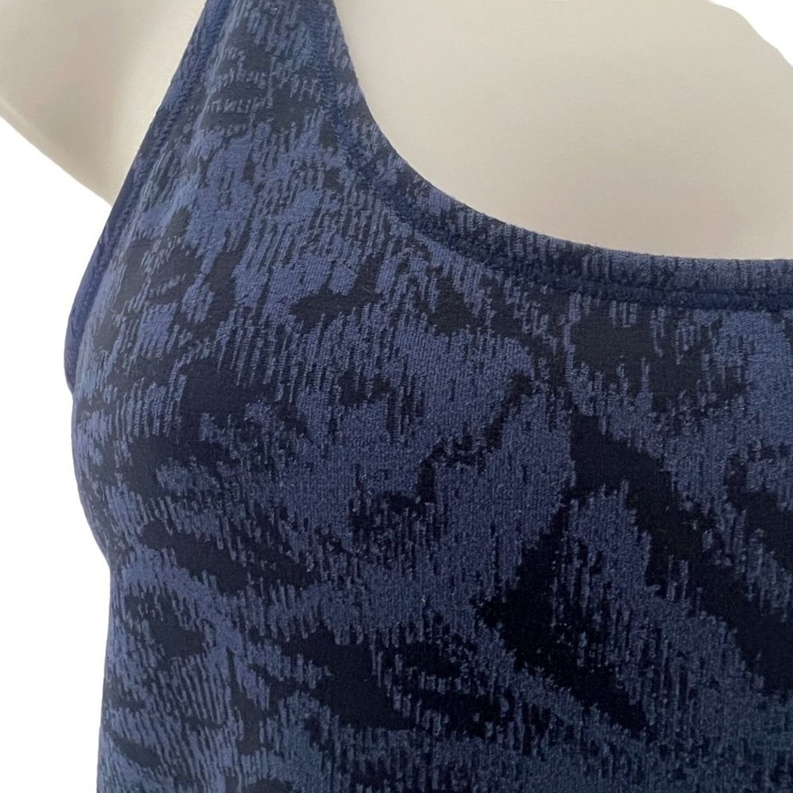 Athleta Athleta Scoop Tank Texture Blue Black Womens Xsmall Workout Size XS / US 0-2 / IT 36-38 - 2 Thumbnail