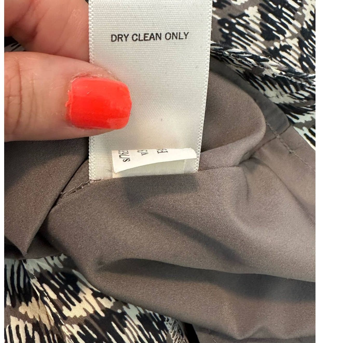 Banana Republic Banana Republic black cream pleated mini skirt size 4 Size 29" - 5 Thumbnail