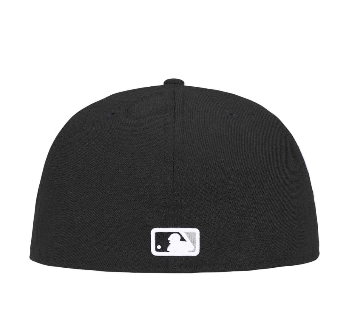 MLB × Supreme 7 1/2 Supreme/MLB Team Box Logo New Era White Sox Hat Size ONE SIZE - 4 Thumbnail