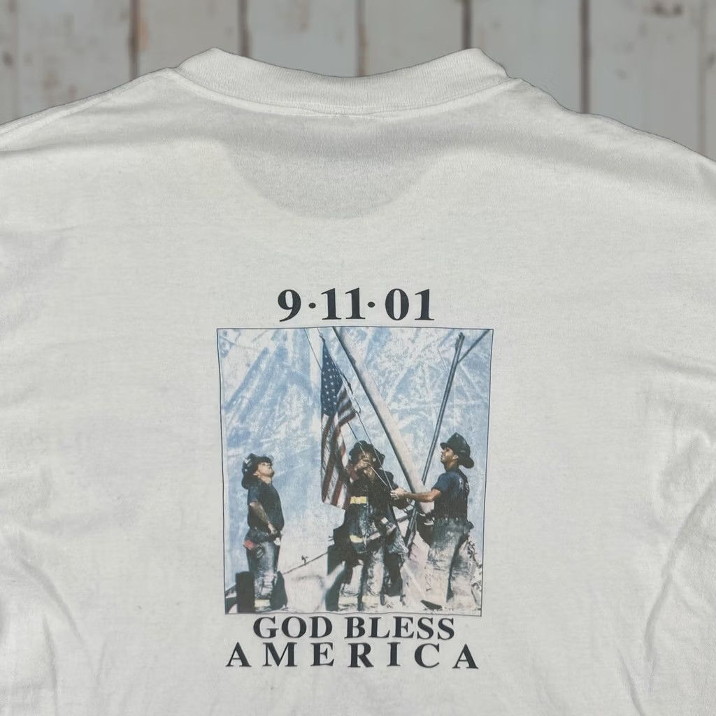 Hanes VINTAGE Hanes T Shirt Large White God Bless America 9-11-01 USA Patriotic Size US L / EU 52-54 / 3 - 1 Thumbnail